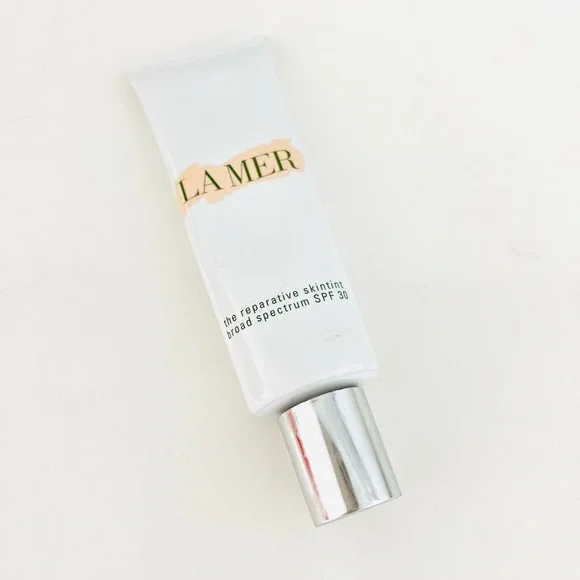 La Mer Reparative Skintint SPF30 - Picture 4 of 5